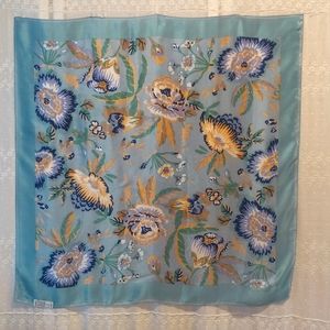 Oscar de la Renta Vintage 100% SILK square floral scarf Beautiful Greens & Blues